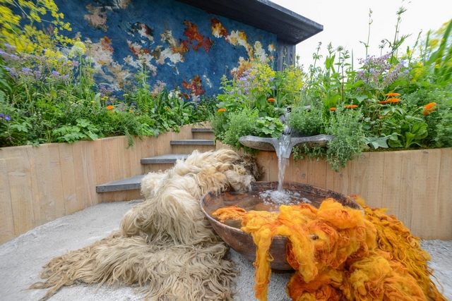 Chelseaflowershow, Dyegarden, Claudy Jongstra, silver-gilt